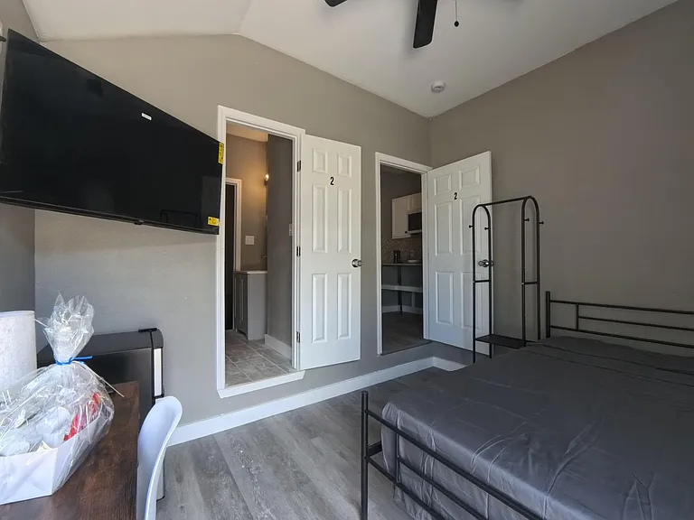 Searcy Dr — Photo 1