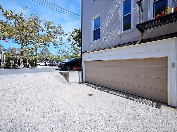 3rd image of 7102 Narrows Ave