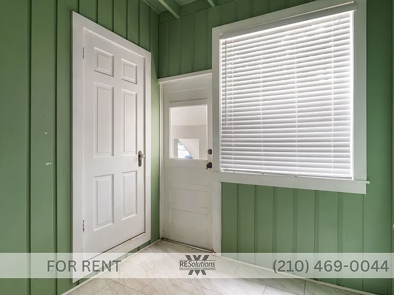 336 E Lullwood Ave #1 — Photo 2