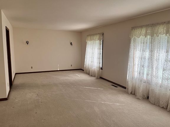 4th image of 1842 Madron Rd