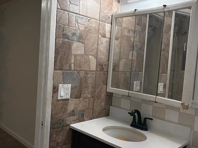 86 Huntington Cir — Photo 8