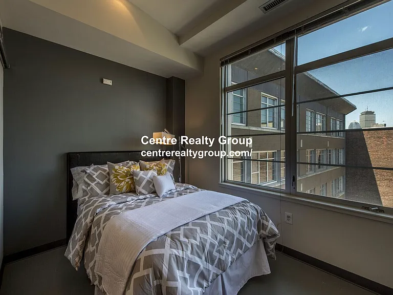 160 E Berkeley St #502 — Photo 4