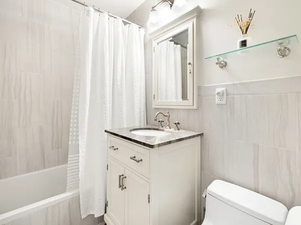 555 Main Street image 9 of 12