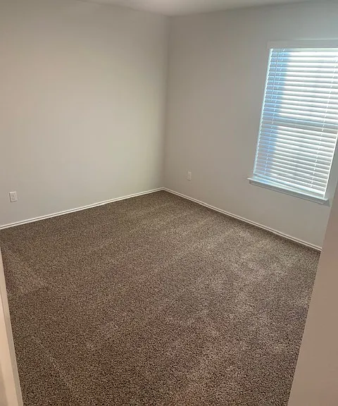 516 Taggart Trl — Photo 6
