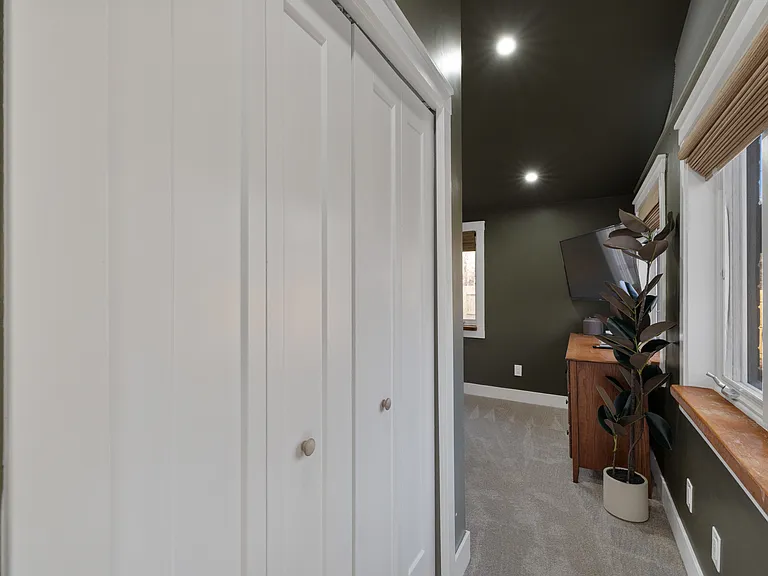 22182 Berg Rd — Photo 34