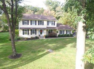 22 Colonial Oaks Dr, Oak Ridge, NJ 07438