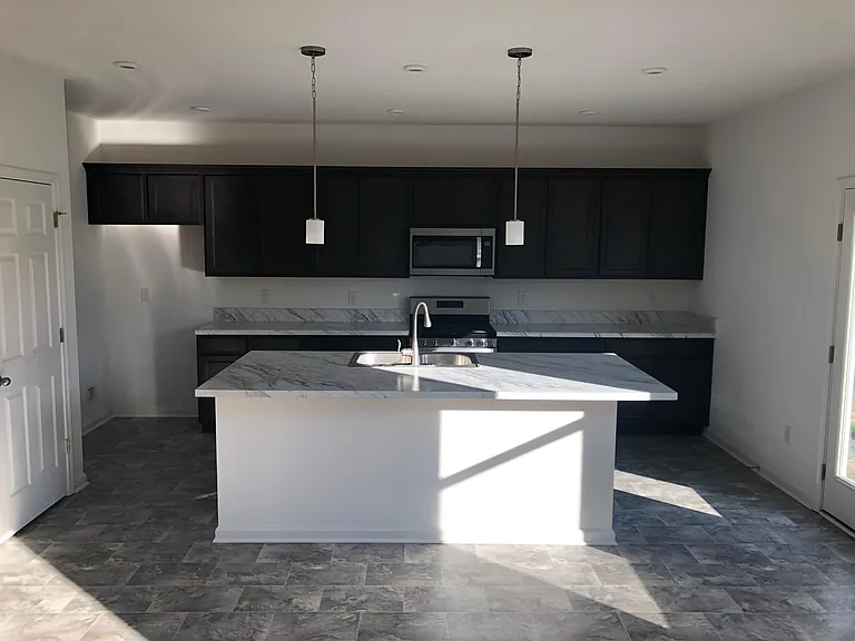 2585 Sheek Rd — Photo 8