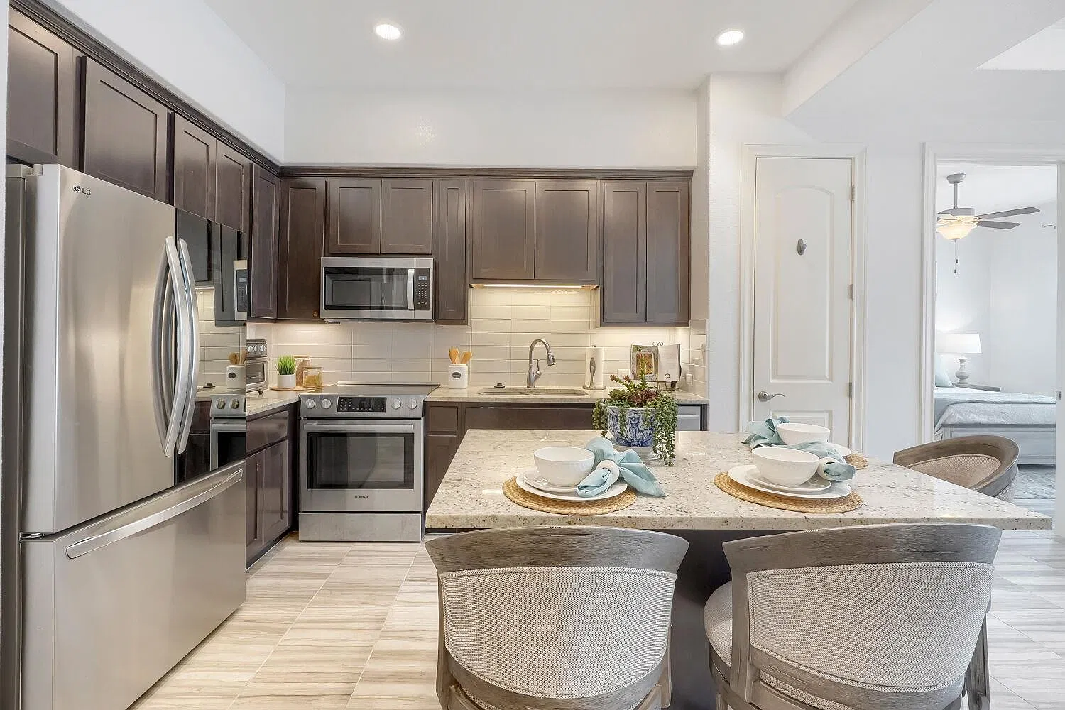 2 bed, 2.0 bath, 1211 sqft, $2,400 — Photo 1