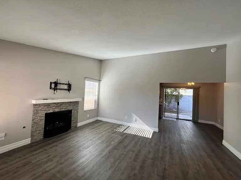 2526 Wolverton Ave — Photo 37