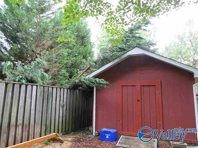 111 Capote Dr — Photo 19