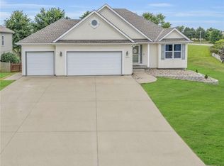 12970 Ridgeview Dr, Platte City, MO 64079