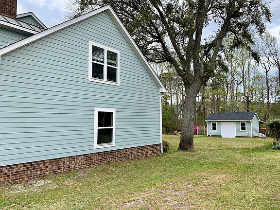 3rd image of 301 Somerset Way