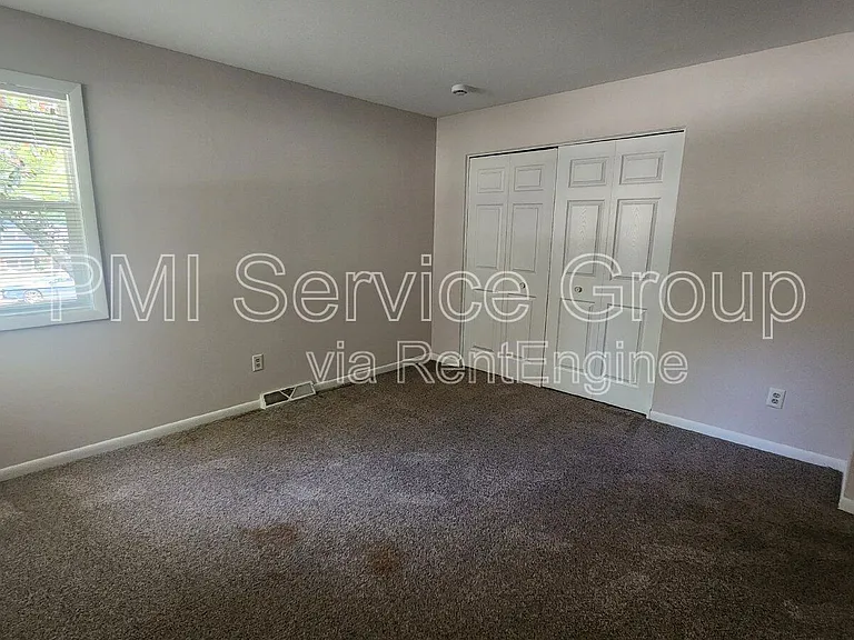 229 Hickory St — Photo 14