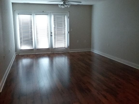 3rd image of 142 Willow Pond Dr #142