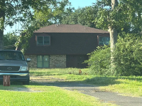 2404 Smith St, Orange, TX 77630