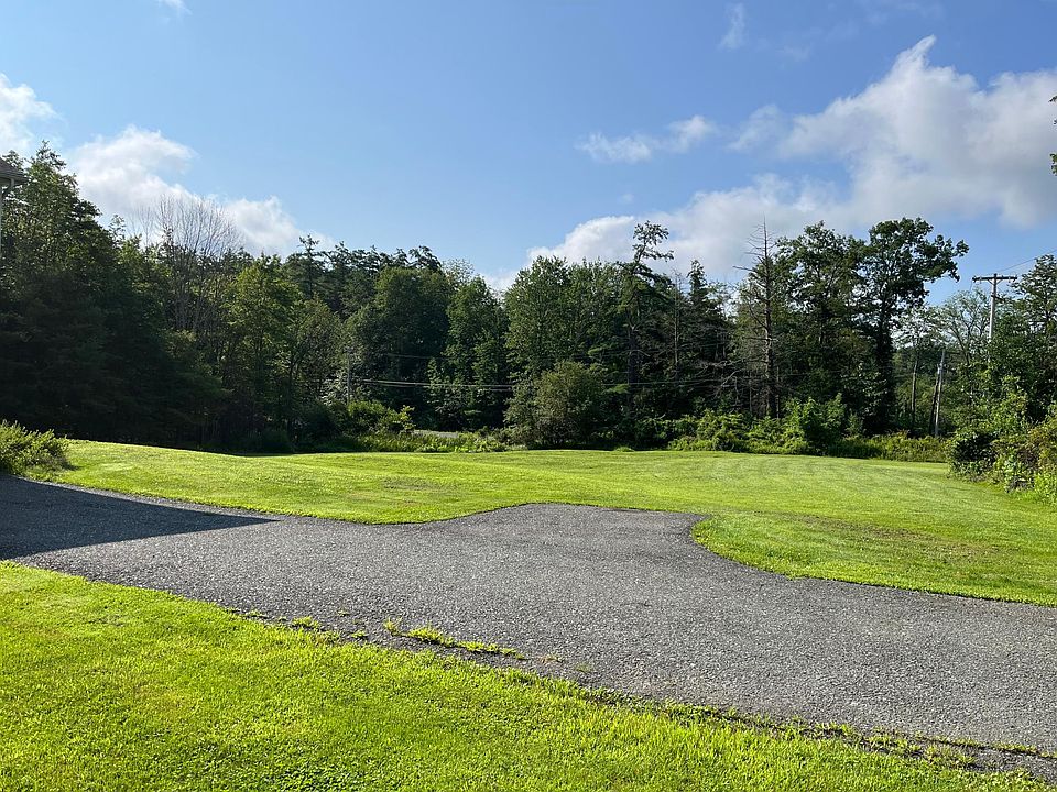 Private Driveway and Side Yard