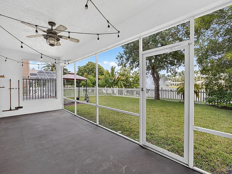 1204 Oakwater Dr — Photo 52