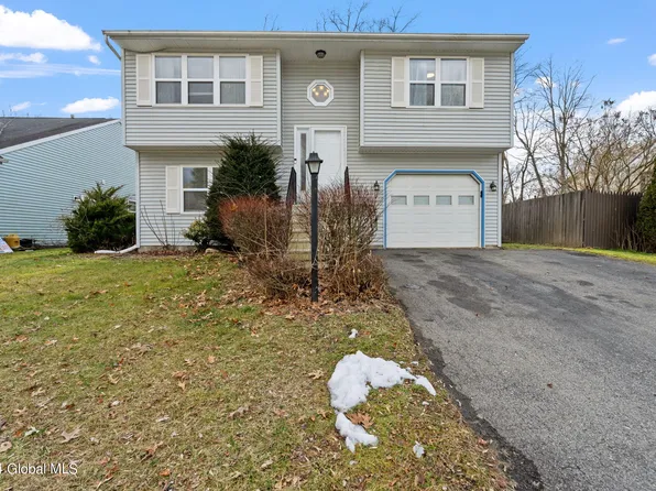 8 Weathercrest Drive, Scotia, NY 12302