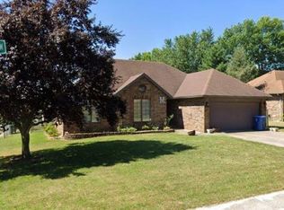 1020 W Whiteside St, Springfield, MO 65807