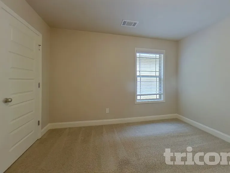 817 Crescent Way — Photo 10