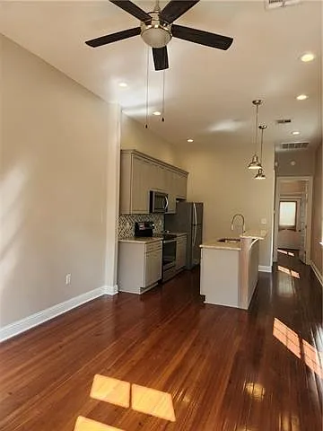 1 bed, 1.0 bath, 572 sqft, $1,325 — Photo 2