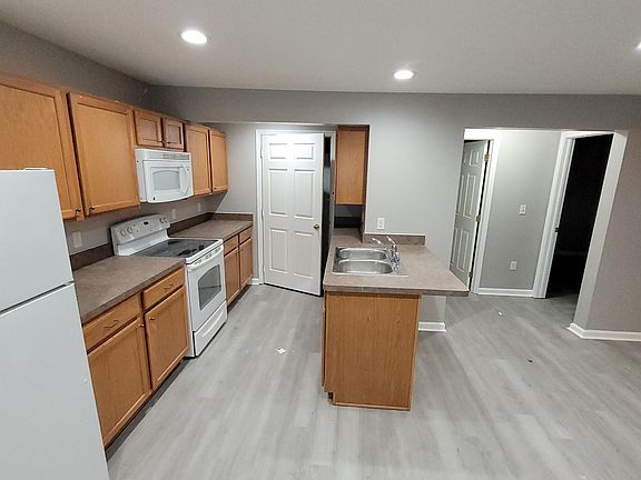 2nd image of 2108 Hay St #2108