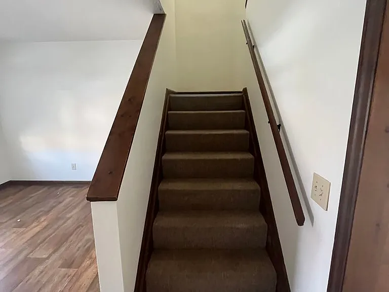 1621 Buttonwood Ct #B — Photo 7