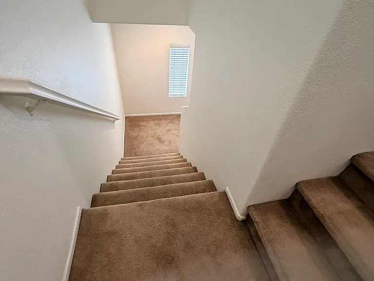1115 Armstrong Dr — Photo 26