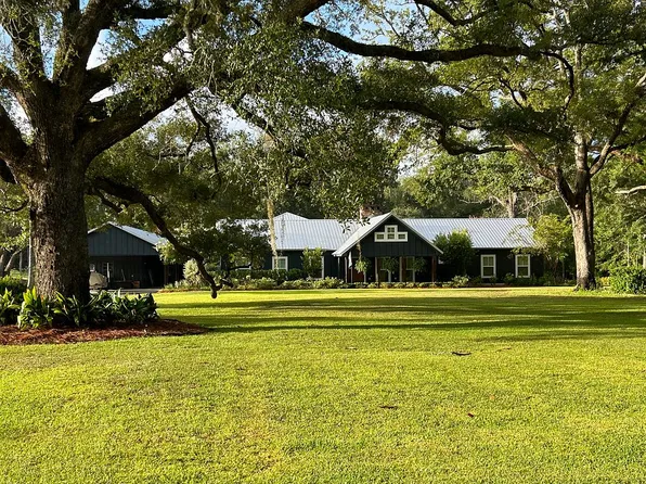 2315 Country Club Ln, Biloxi, MS 39532