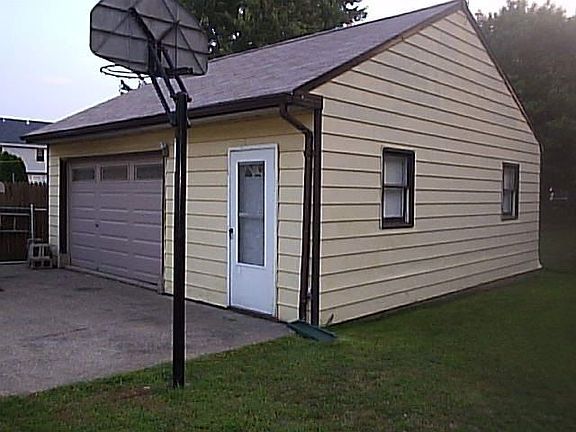 2 Car Detached Garage