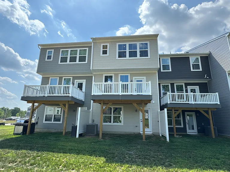 6 Foxwood Dr — Photo 2