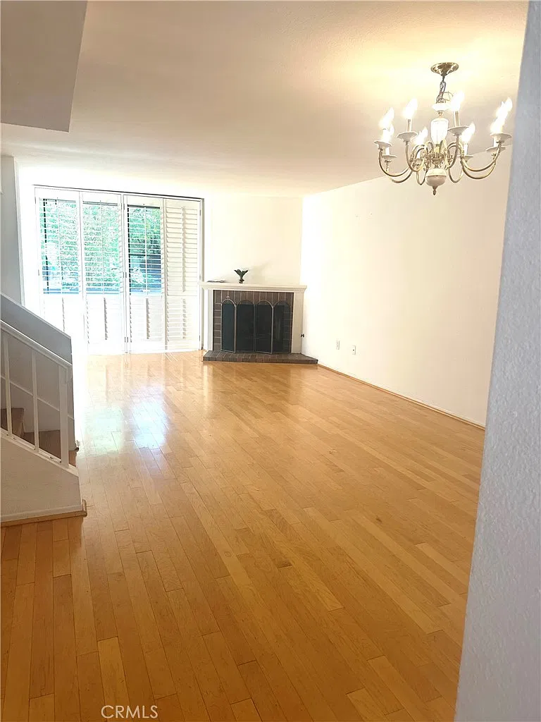 2 bed, 2.5 bath, 1338 sqft, $3,600 — Photo 3