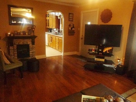 5th image of 1410 W Cave Springs Ave