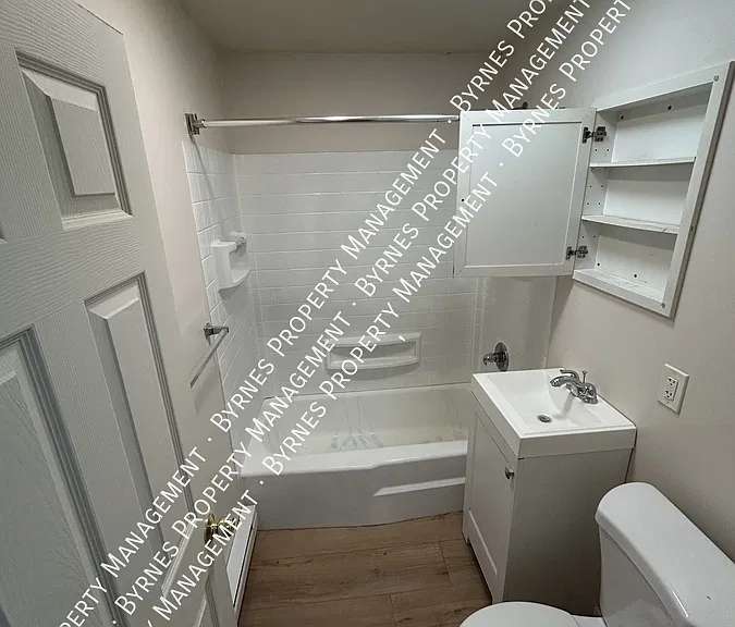 148 Charlton St #C — Photo 5