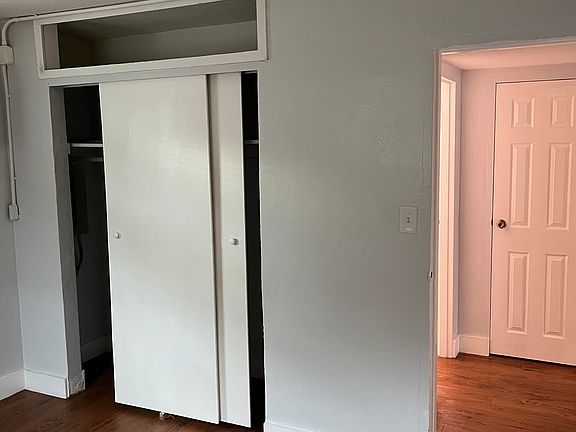 4th image of 415 1st Ave NE #415