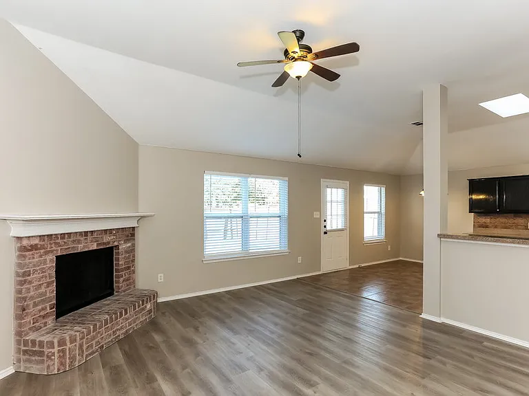 1755 Reynolds St — Photo 3