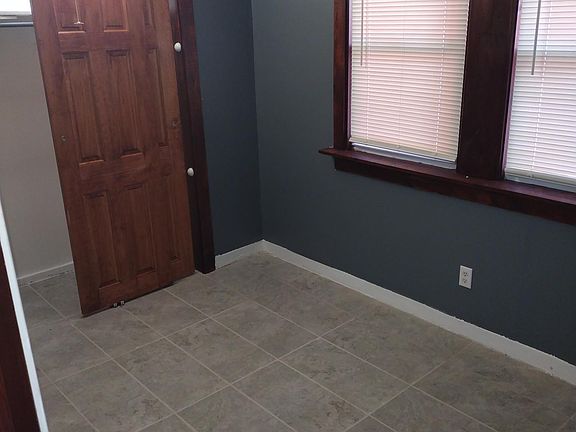 3rd bedroom new closet