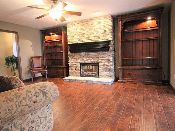 4th image of 6113 White Oak Dr