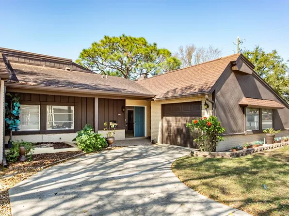 2101 Sunset Point Rd APT 2706, Clearwater, FL 33765