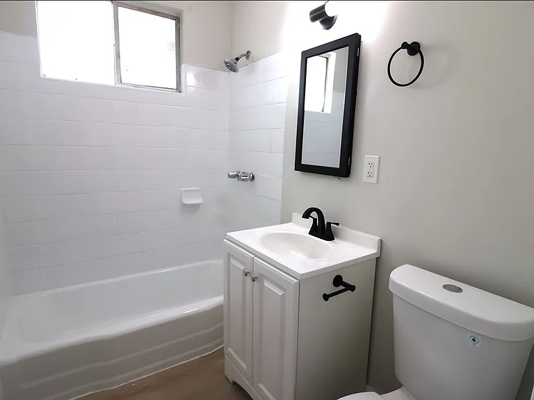 2904 9th Ave #6 — Photo 5