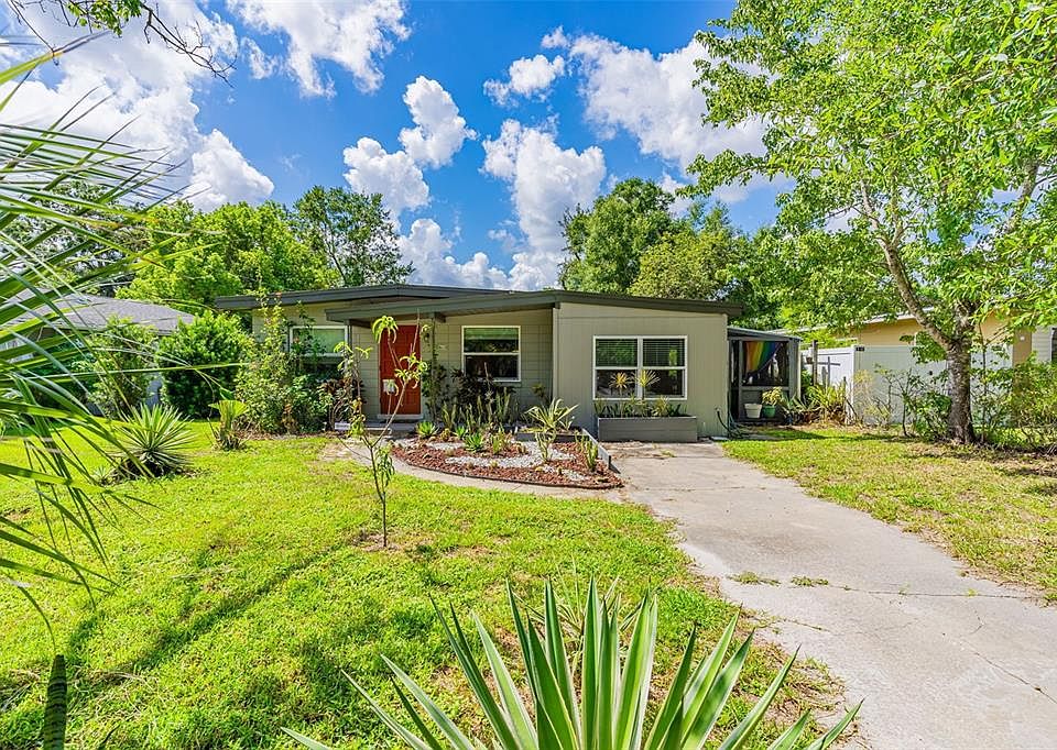 1st image of 1824 CARRIGAN AVENUE