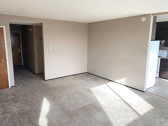 2nd image of 950 Quintara St