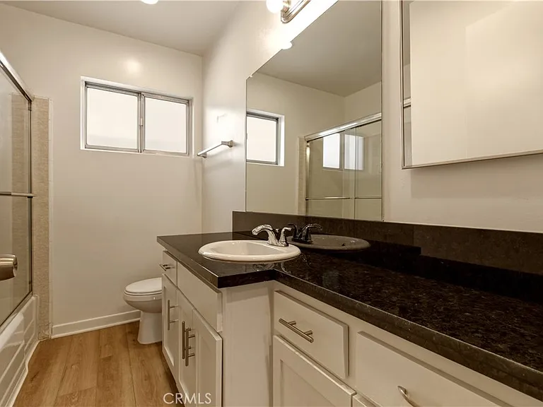 6140 Whitsett Ave #6 — Photo 8
