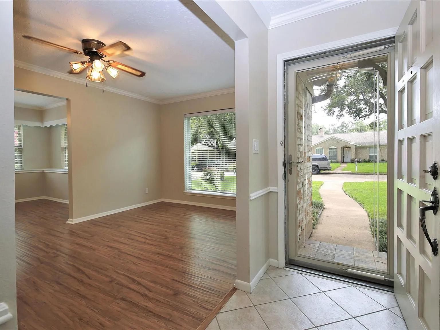 3 bed, 2.0 bath, 1654 sqft, $2,395 — Photo 4