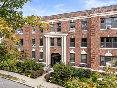17 James St Unit 1, Brookline, MA, 02446