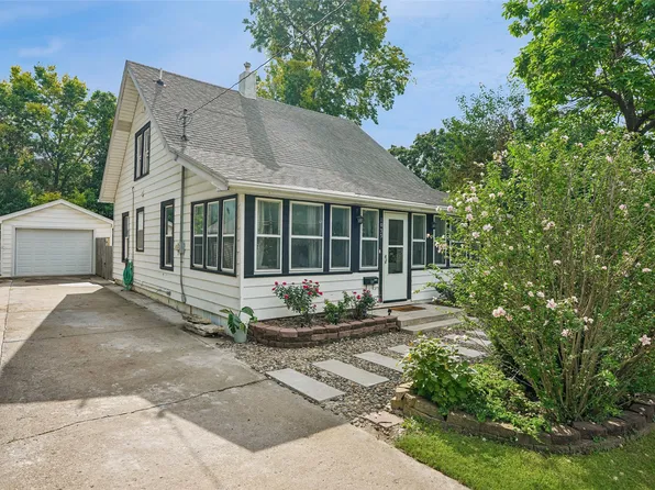 1035 58th St, Des Moines, IA 50311