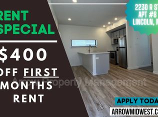 2230 R St #8, Lincoln, NE 68503