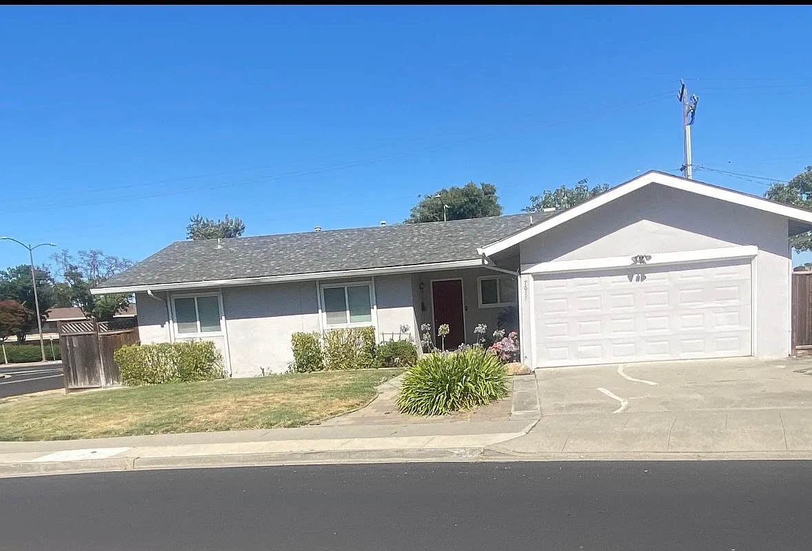 3 bed, 1424 sqft, $3,650 — Photo 1