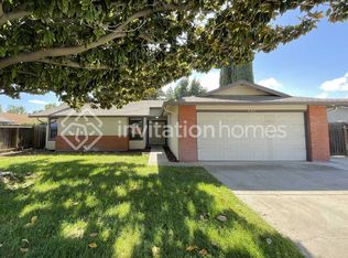 922 Cypress St, Manteca, CA 95336