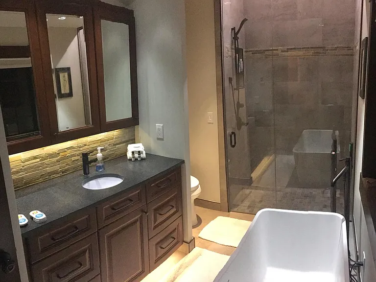 2nd ensuite bathroom